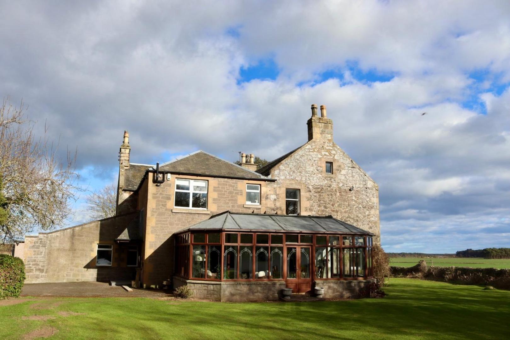 Vicarsford Farmhouse With Hot Tub Leuchars Eksteriør billede
